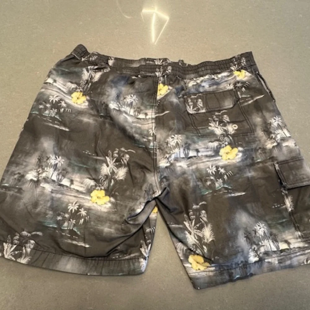 Tommy Bahama Relax Cargo Swim Trunks Shorts Size XXL -Excellent Condition
